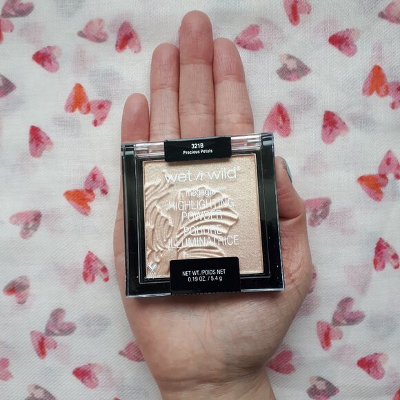2/$15 Wet n Wild Megaglo Highlighting Powder in Precious Petals - Picture 5 of 11